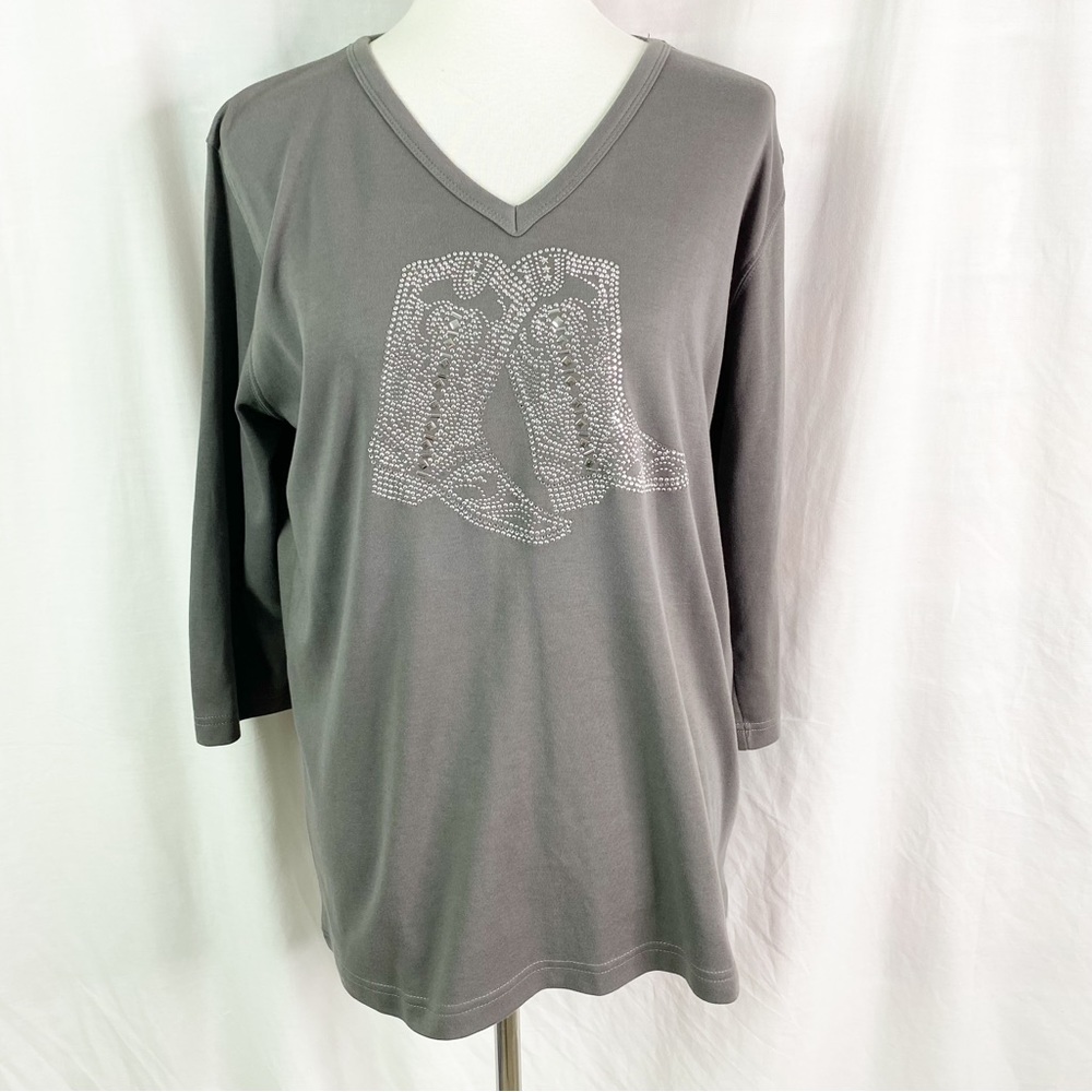 Isaac’s Designs Casuals Silver Metal Stud Rhinestone Cowboy Boots Gray Tee XL